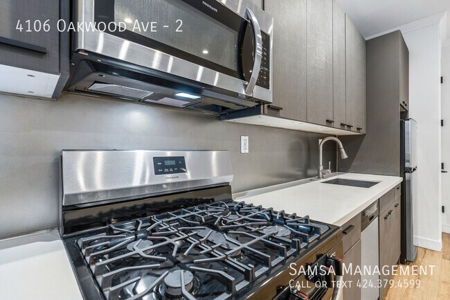 Foto del edificio - 4106 Oakwood Ave