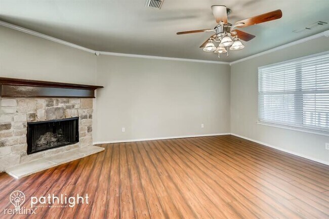 Foto del edificio - 3 br, 2 bath House - 1570 Wildflower Dr UNIT