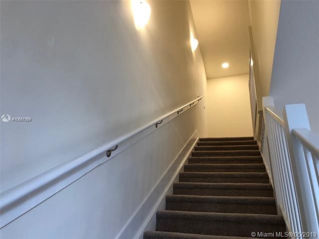 Foto del edificio - 10419 NW 82nd st  3