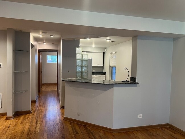 Foto del edificio - 1535 N Leavitt St