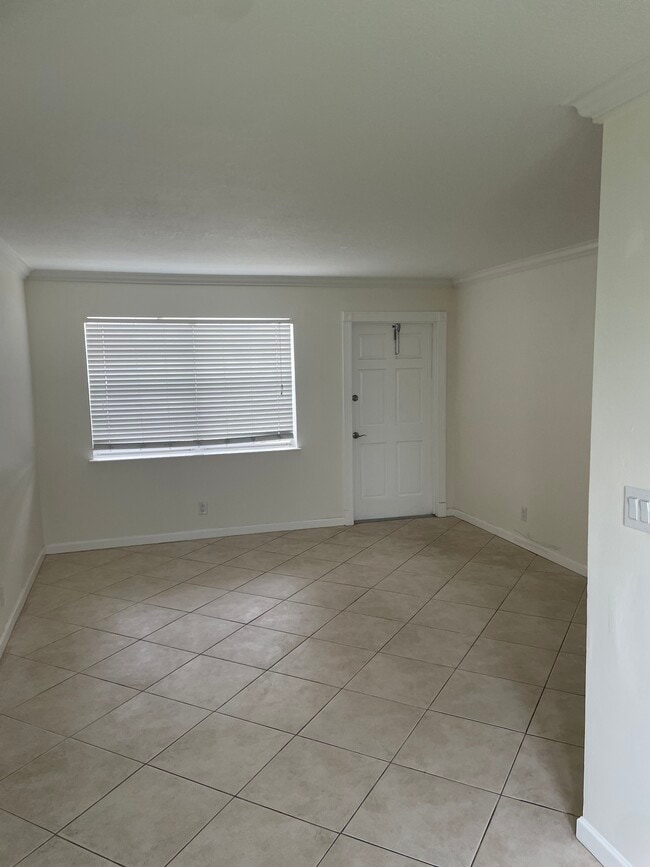 sala de estar - 8 SE 19th Ave