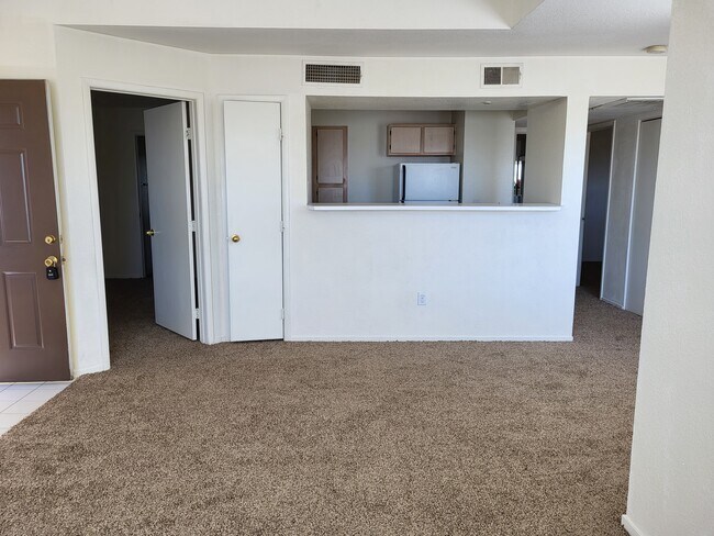 Building Photo - 8101 W FLAMINGO Rd