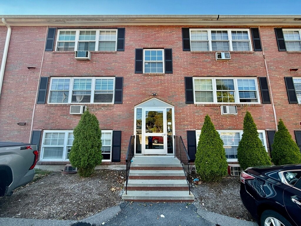 Primary Photo - 1 Tara Dr