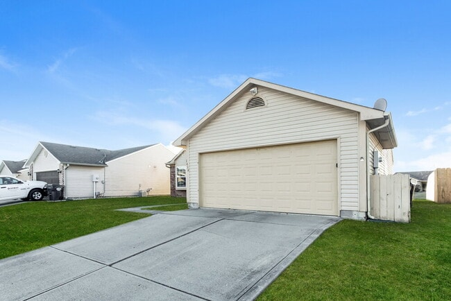 Building Photo - 1418 Green Spring Way