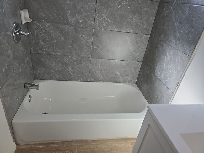 Building Photo - North Bakersfield- house 3bed/2 bath