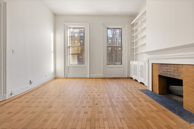 Building Photo - 413 Beacon St