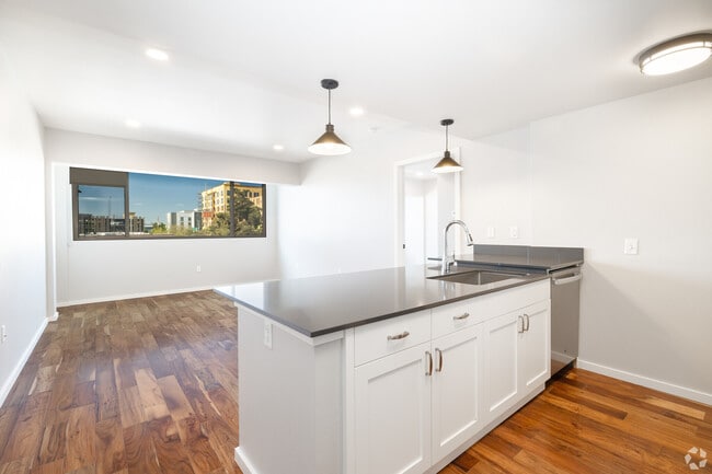Building Photo - The Owyhee Apartments
