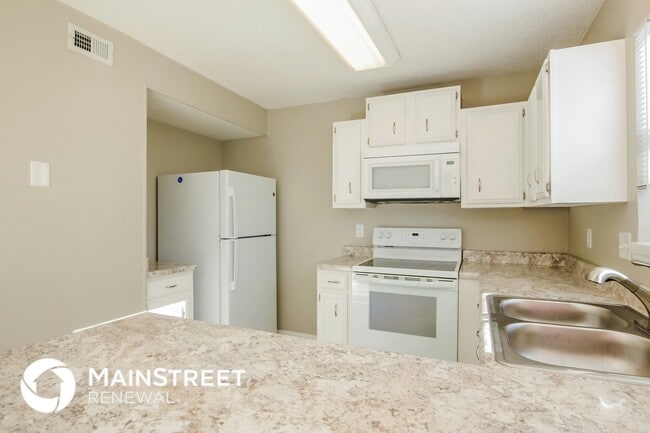 Building Photo - 8109 Beechwood Terrace