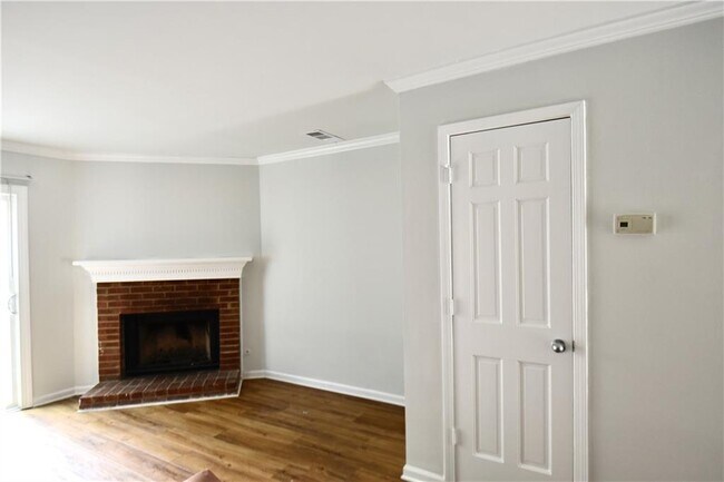 Foto del edificio - 2898 Webb Bridge Rd
