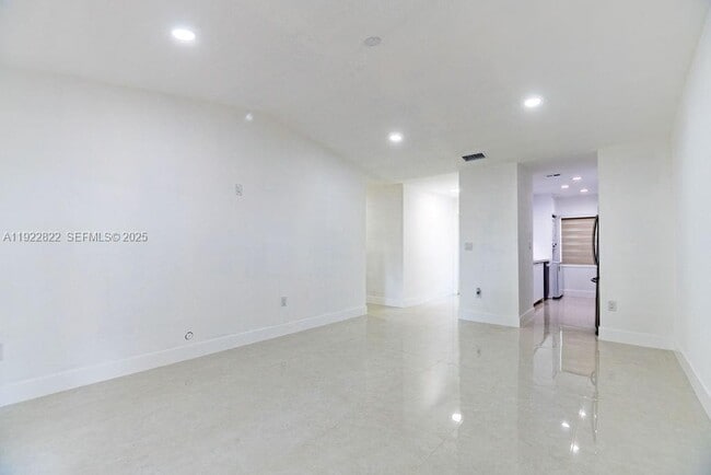 Building Photo - 5240 SW 139th Pl