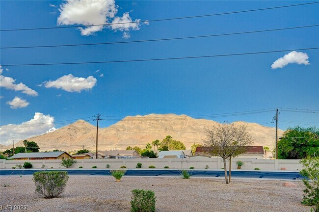 Building Photo - 5984 Bushra Ct