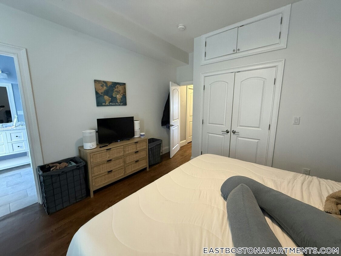 Foto principal - 249 Lexington St