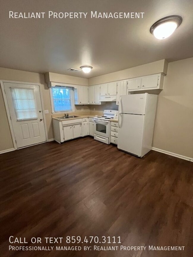 Building Photo - 106 E Edgewood Dr