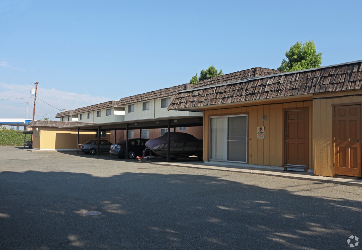 Building Photo - Lakewood Manor Apartments