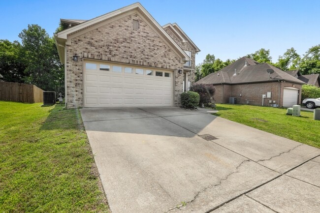 Foto del edificio - 4208 Longfellow Dr