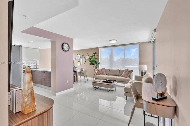 Foto del edificio - 9901 E Bay Harbor Dr