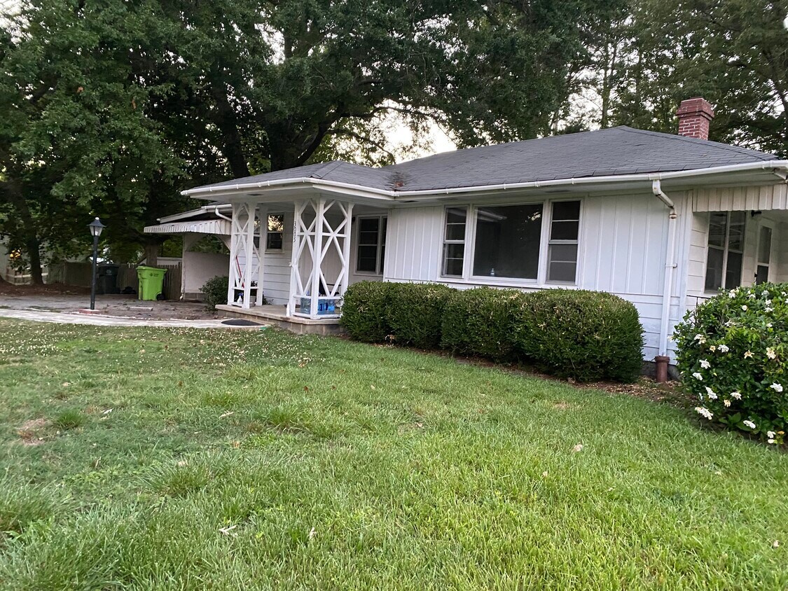 Primary Photo - 3005 N New Hope Rd