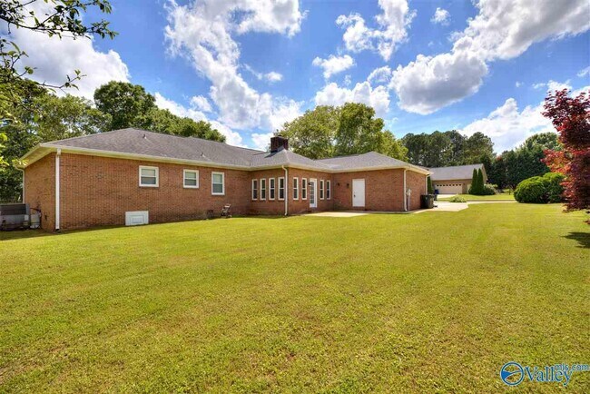 Foto del edificio - 109 Southwood Dr