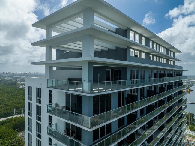 Building Photo - 16385 Biscayne Blvd