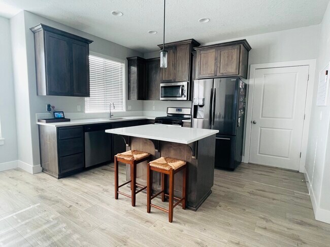 Foto del edificio - 5675 Boundary Dr S