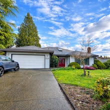 Building Photo - 10454 Fraserglen Dr