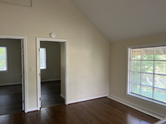 Building Photo - 701 Blankenbaker Ln