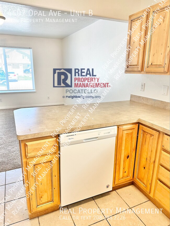 Foto del edificio - 4407 Opal Ave