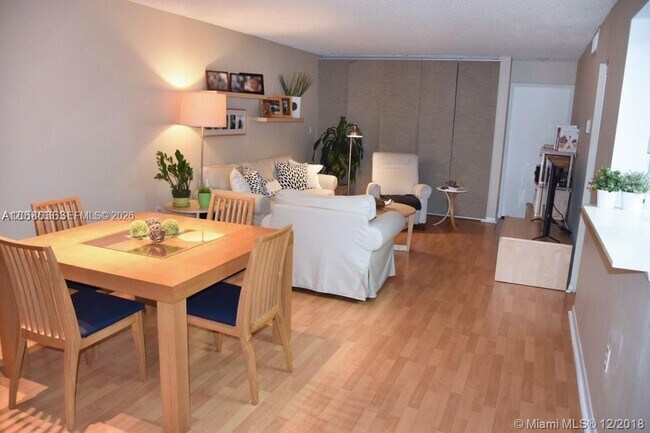 Foto del edificio - 4671 NW 97th Ct