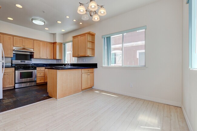 Cocina 2 - 1629 W 207th St