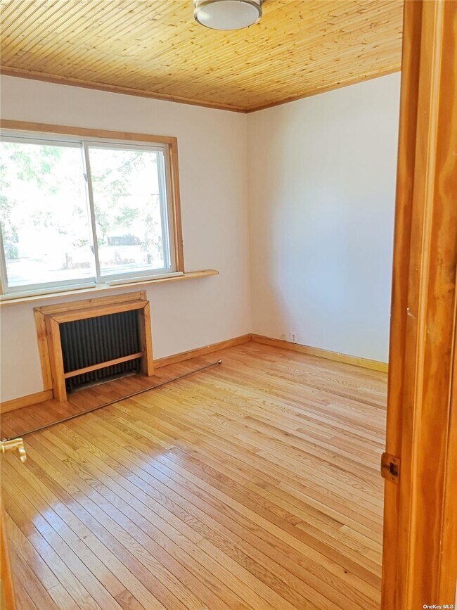 Building Photo - 246-8 86th Ave