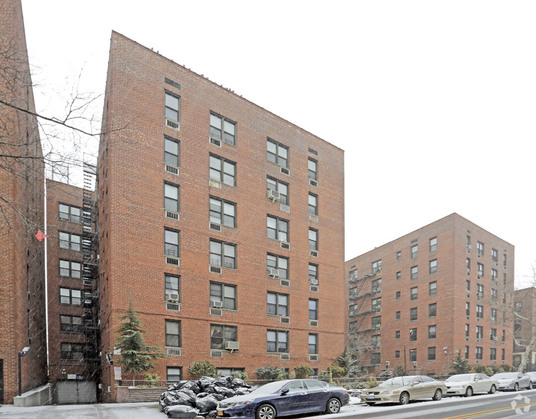 Foto principal - 144-25 Roosevelt Ave