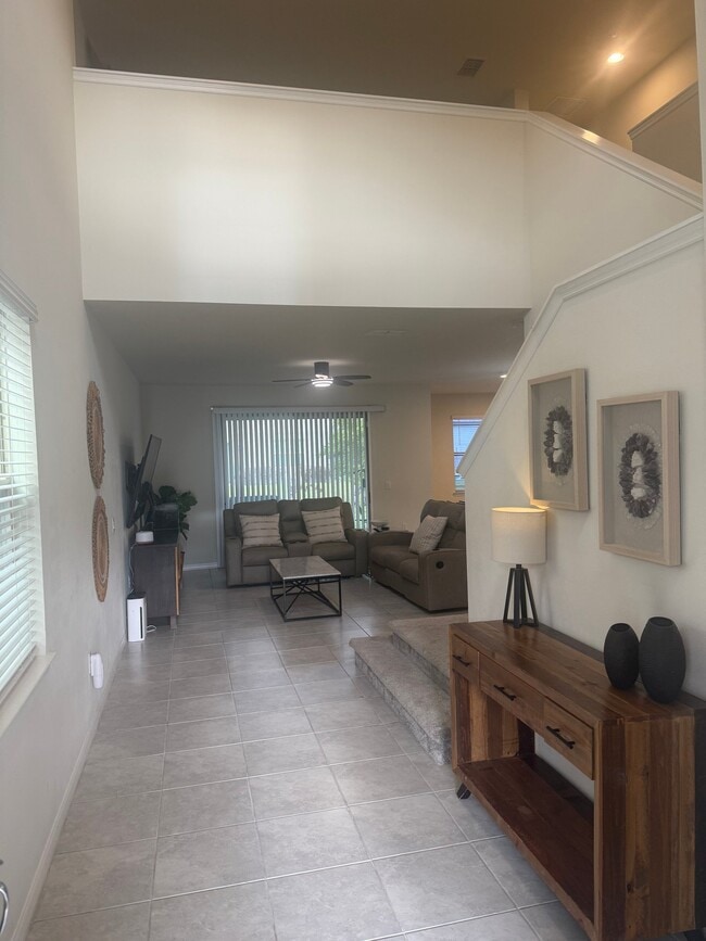 Foto del edificio - 2643 E Lake Pointe Dr