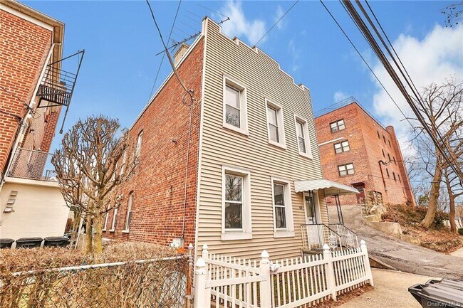 Building Photo - 60 Fortfield Ave