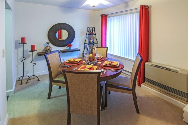 Building Photo - Woodlake