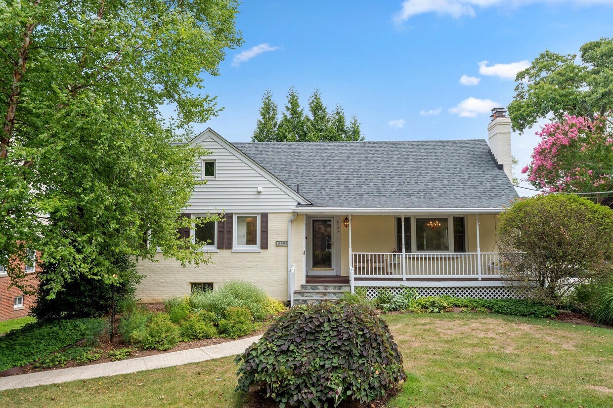 Primary Photo - 8303 Thoreau Dr