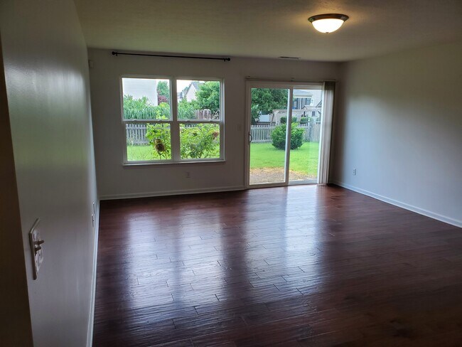 Foto del edificio - 413 Shade Tree Ct