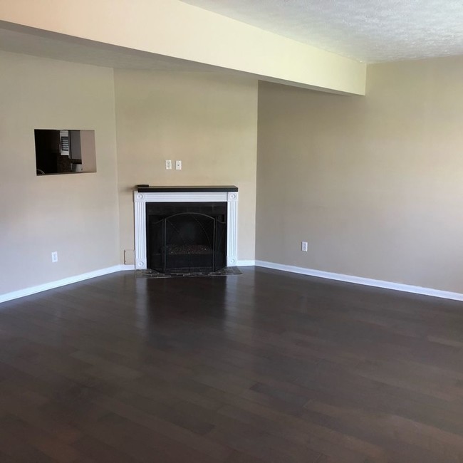 Building Photo - 10817 Fallsington Ct
