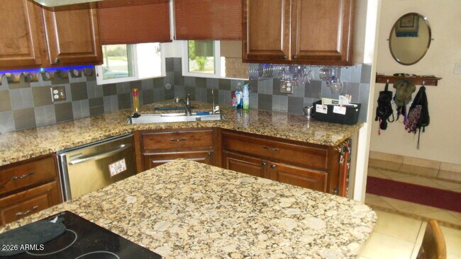 Foto del edificio - 1627 E Fremont Dr