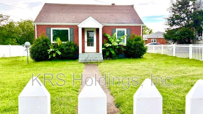 Building Photo - 107 Golf Dr