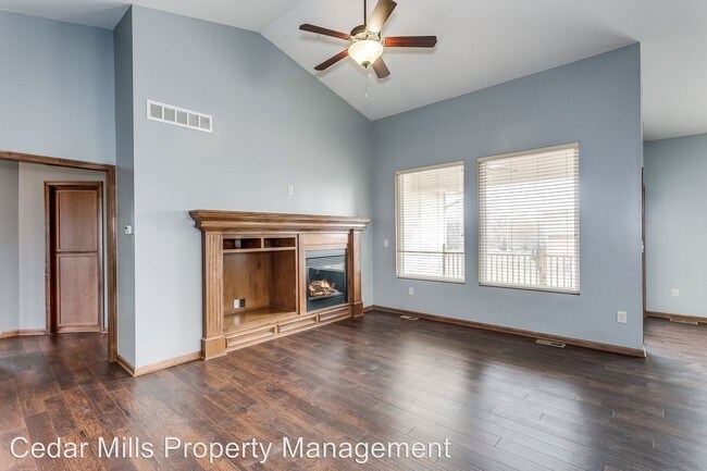 Foto del edificio - 4 br, 3 bath House - 704 S. Sierra Hills