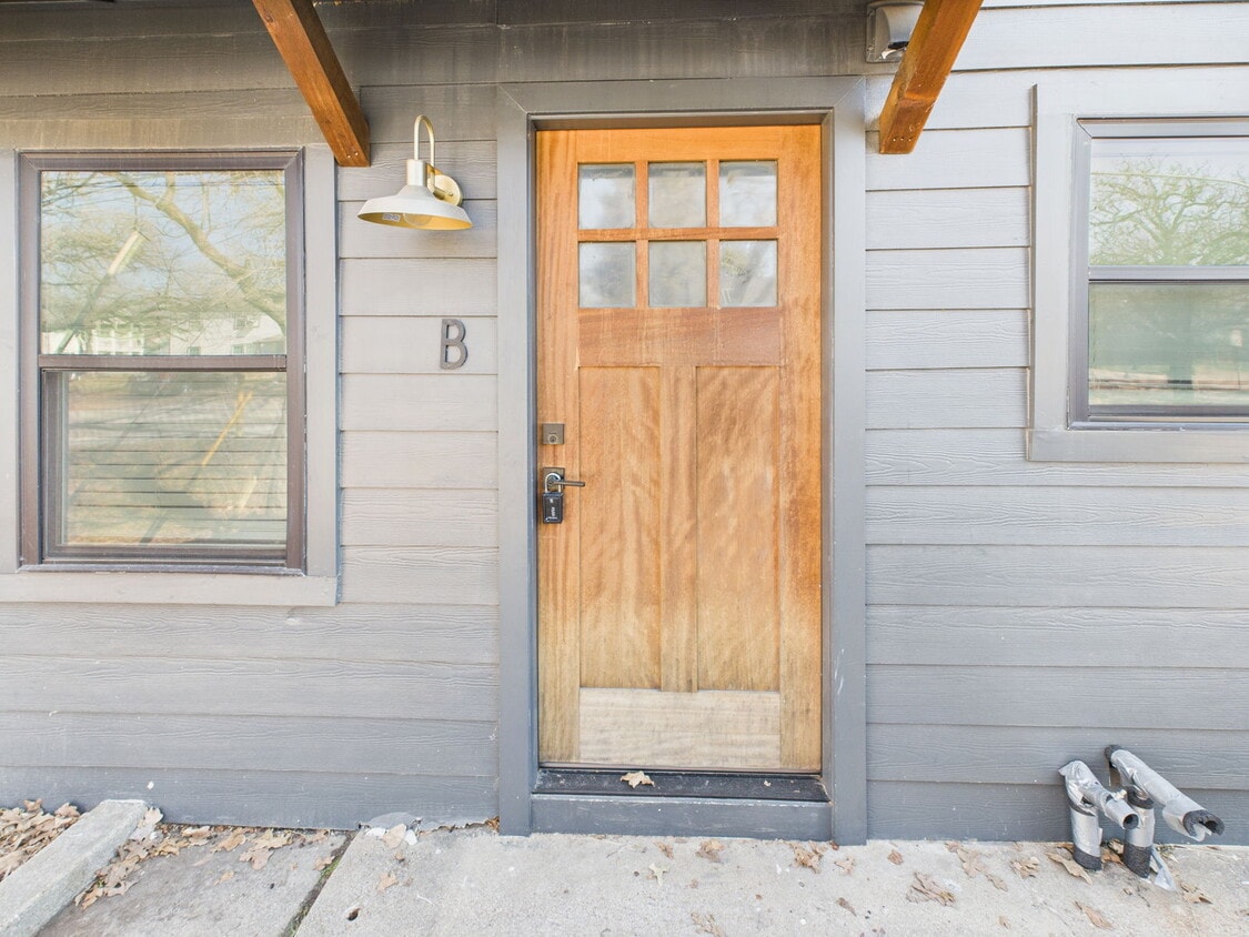 Photo - 607 Foch Street Apt #B, Bryan, TX 77801 - 1 BR 1 BA fourplex