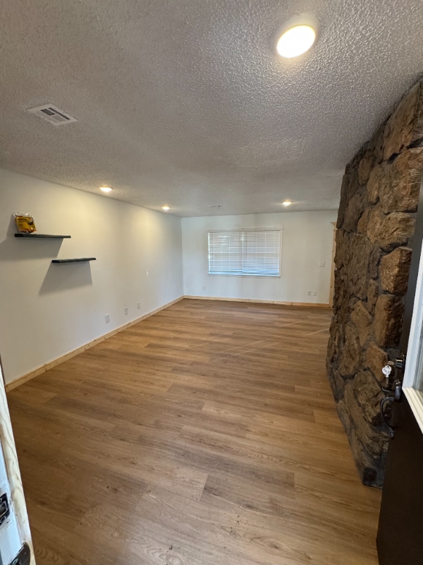 Building Photo - 1102 SE 10th St