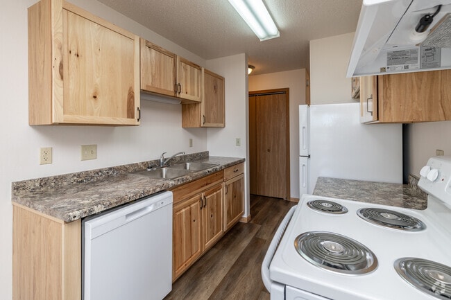 2BR, 1BA - 830SF - Kitchen - Citi Park Apartments