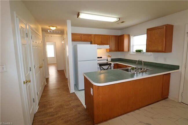 Foto del edificio - 2502 Bethabara Rd