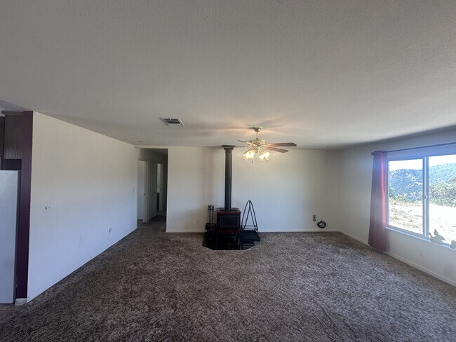 Building Photo - 43287 Lower Hilltop Ln