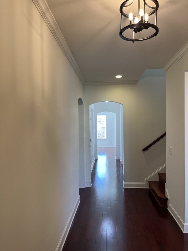 "Charming 4-Bed Gem with Guest Suite & Mod... - "Charming 4-Bed Gem with Guest Suite & Mod... Apartment