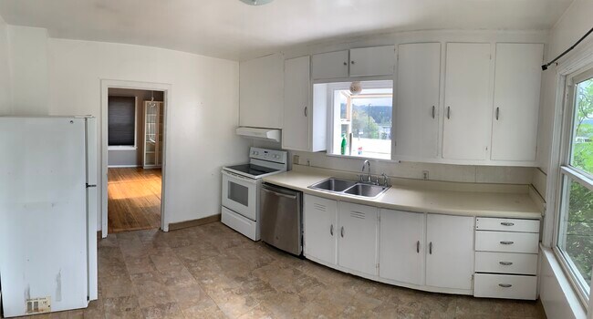 Kitchen - 18019 62nd Ave NE