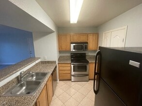 Building Photo - 5055 W Hacienda Ave