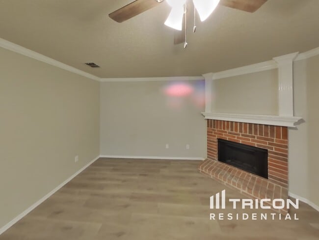Building Photo - 3004 Double Oak Dr