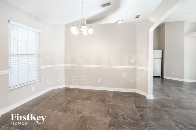 Building Photo - 11780 Shirburn Cir